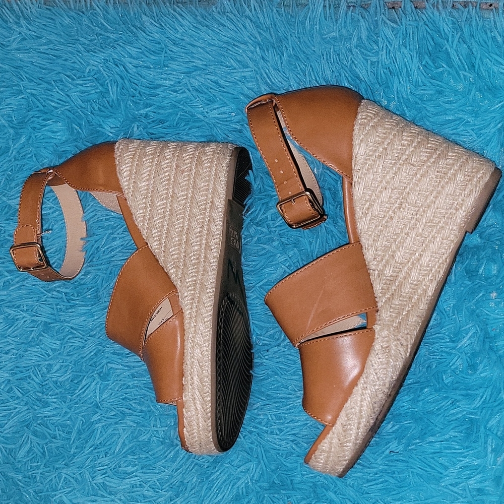 Time and Tru Rope Wedges Size 9